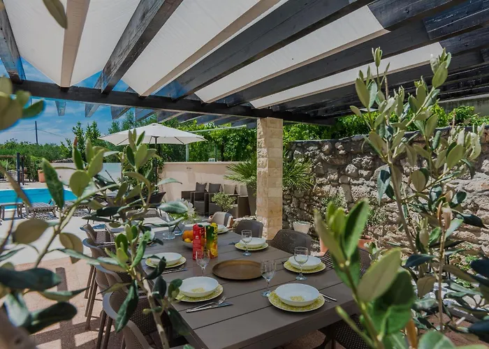 Semesterbostad Old *